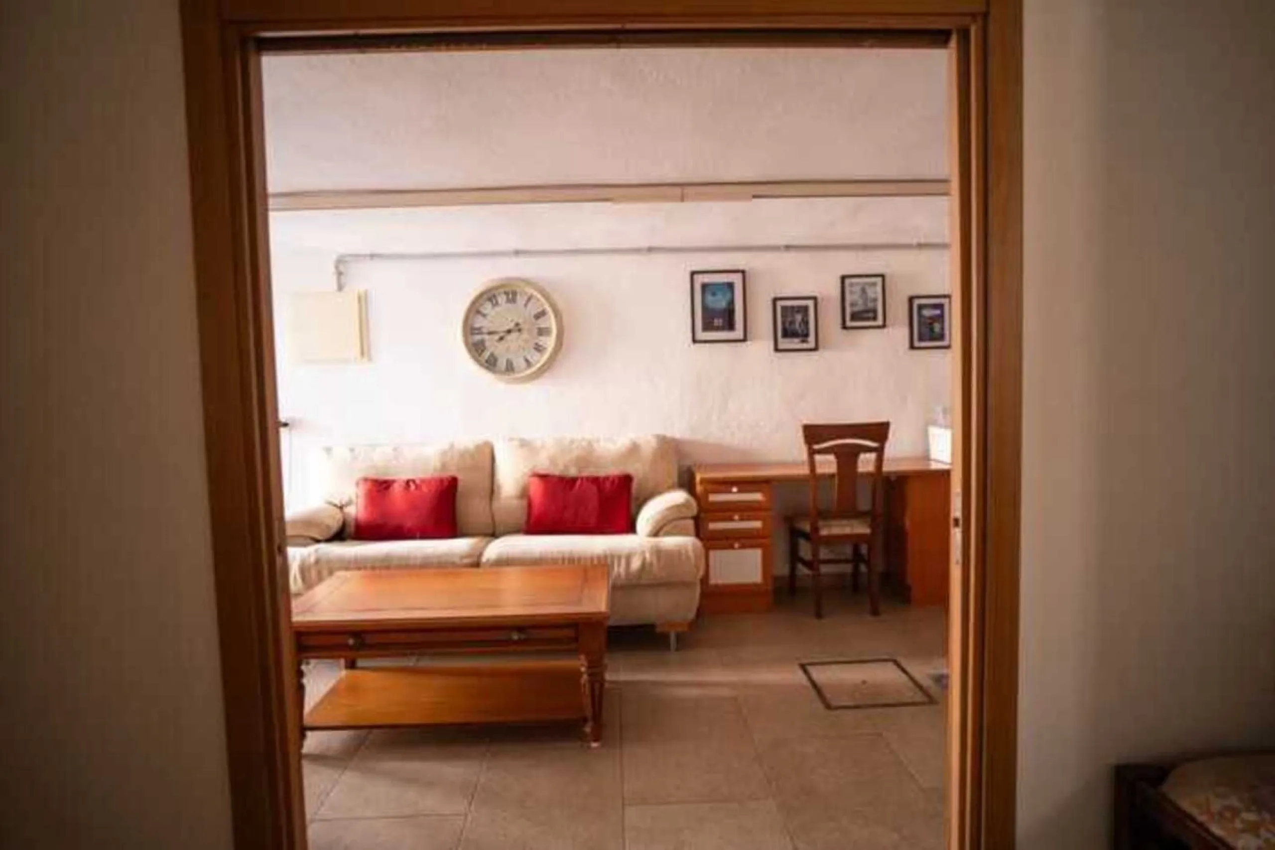 Spacious renovated semi-detached house with 200 m², 6 bedrooms and solar panels 5 minutes from Fuengirola