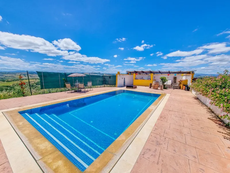 Lovely 3-bed finca with private pool and a very large plot with fruit trees in Casares.
