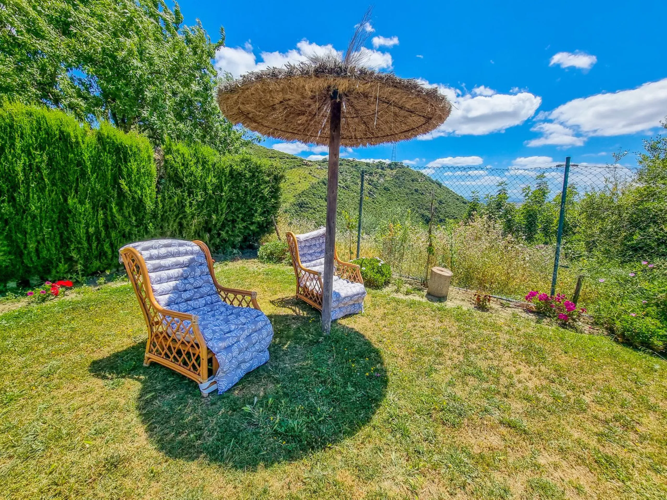 Lovely 3-bed finca with private pool and a very large plot with fruit trees in Casares.