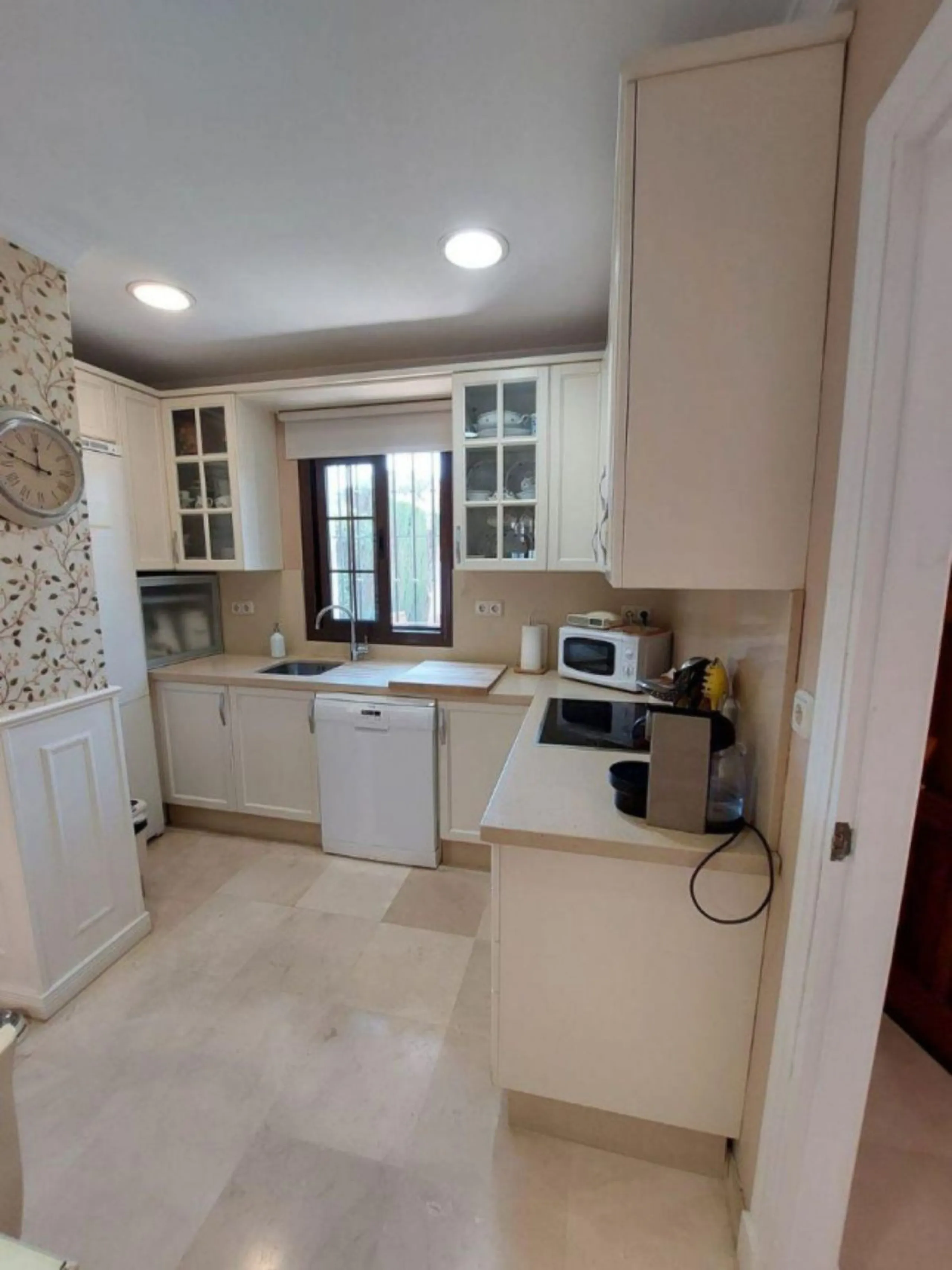 Semi-Detached House, Marbella, Costa del Sol. walking to old town