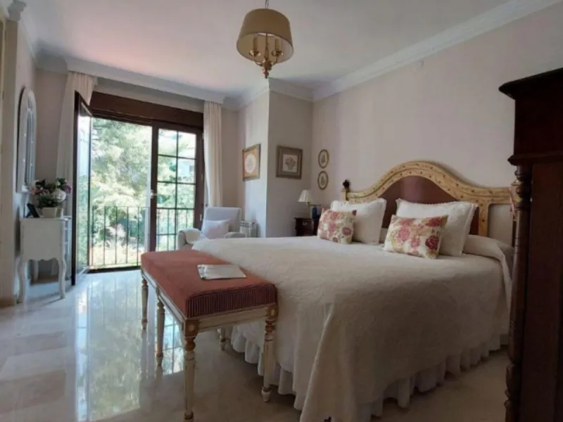 Semi-Detached House, Marbella, Costa del Sol. walking to old town
