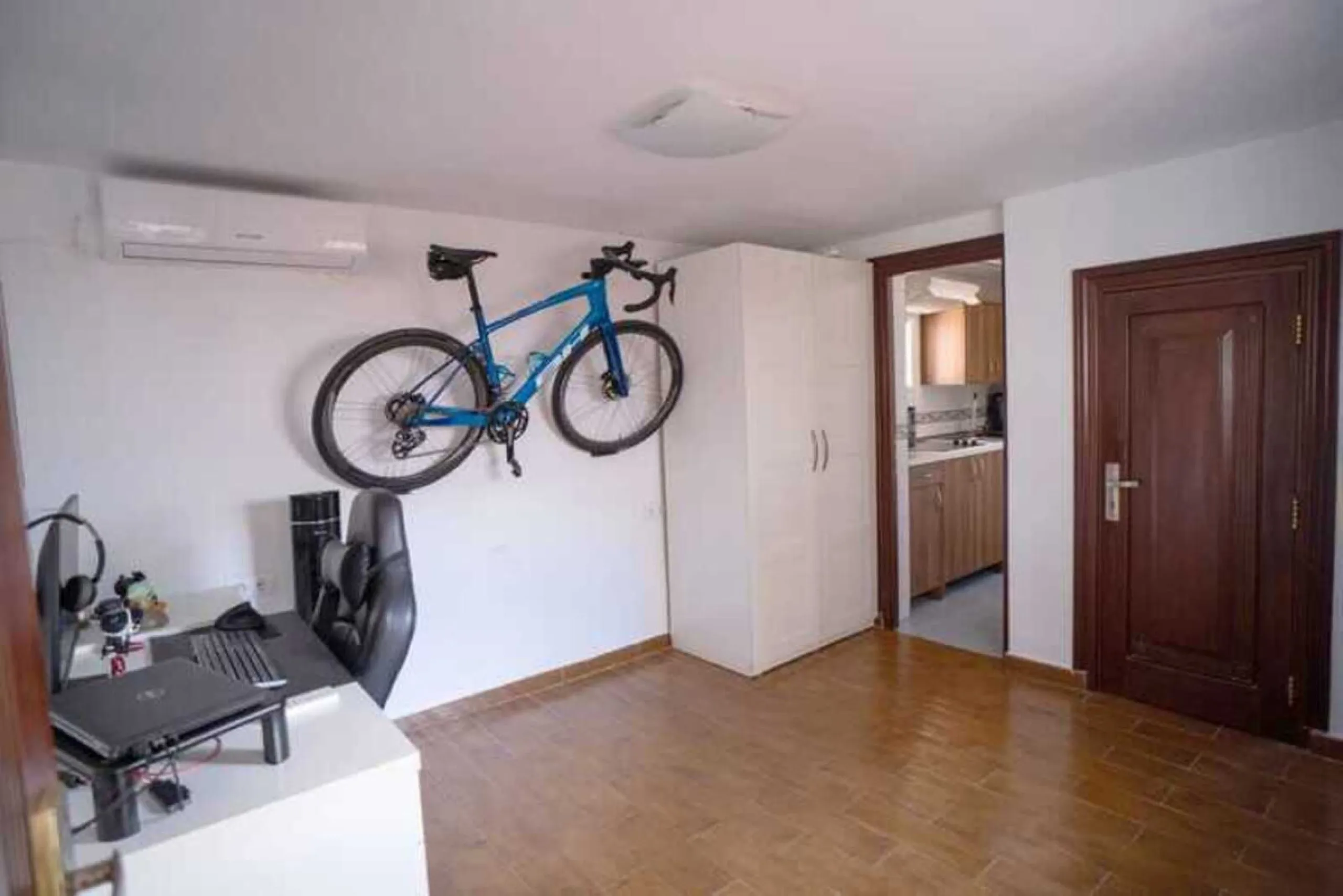 Spacious renovated semi-detached house with 200 m², 6 bedrooms and solar panels 5 minutes from Fuengirola