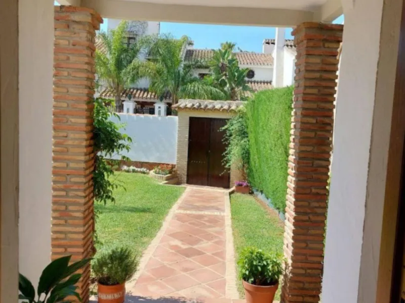 Semi-Detached House, Marbella, Costa del Sol. walking to old town