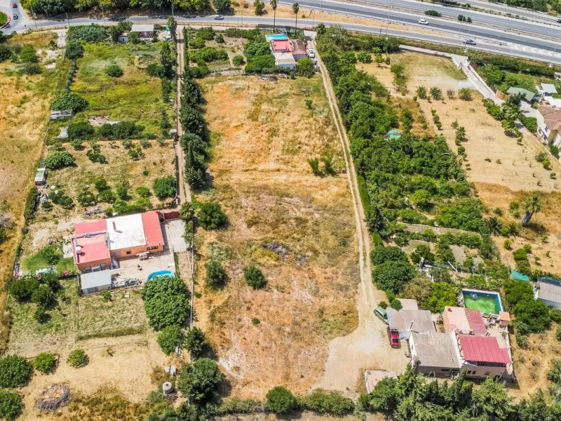 Plot of agricultural land in Estepona.