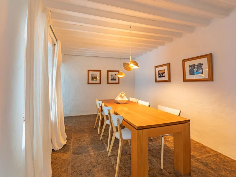 Magnificent dream house in an old mill from the 16th century, in an idyllic setting by the river, with beautiful landscapes with fruit trees in a natural environment, and a private pool, built on a 15,600 m2 plot just 20 minutes from Marbella. The propert