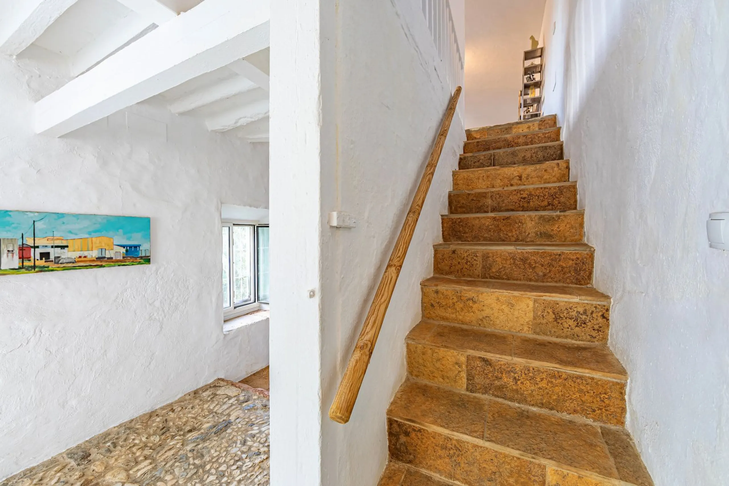 Magnificent dream house in an old mill from the 16th century, in an idyllic setting by the river, with beautiful landscapes with fruit trees in a natural environment, and a private pool, built on a 15,600 m2 plot just 20 minutes from Marbella. The propert