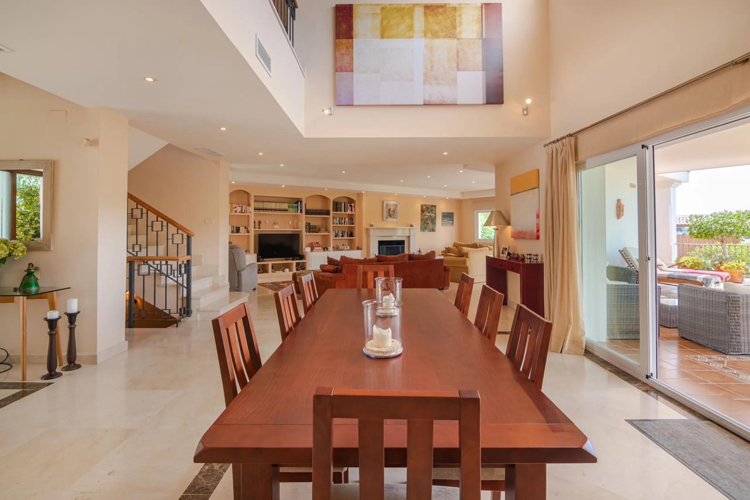 A spacious high quality, south facing classical Spanish villa with 6 bedrooms in El Paraiso in Benahavis with sea views and a lot of privacy.