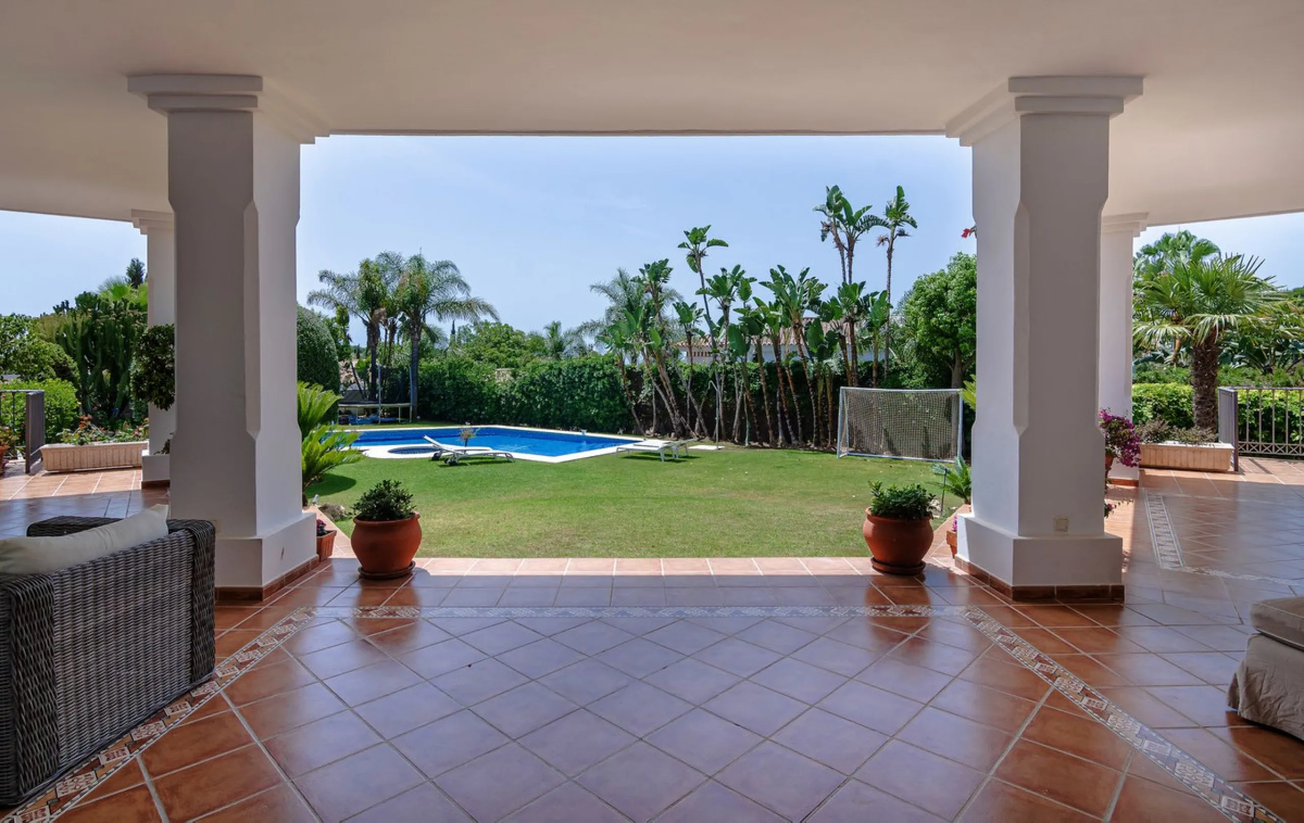 A spacious high quality, south facing classical Spanish villa with 6 bedrooms in El Paraiso in Benahavis with sea views and a lot of privacy.