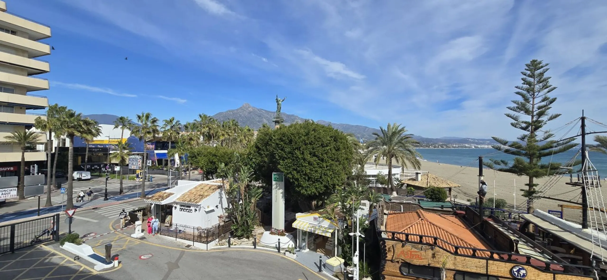 Beachfront & Marina-Front Apartment in Puerto Banús, Marbella