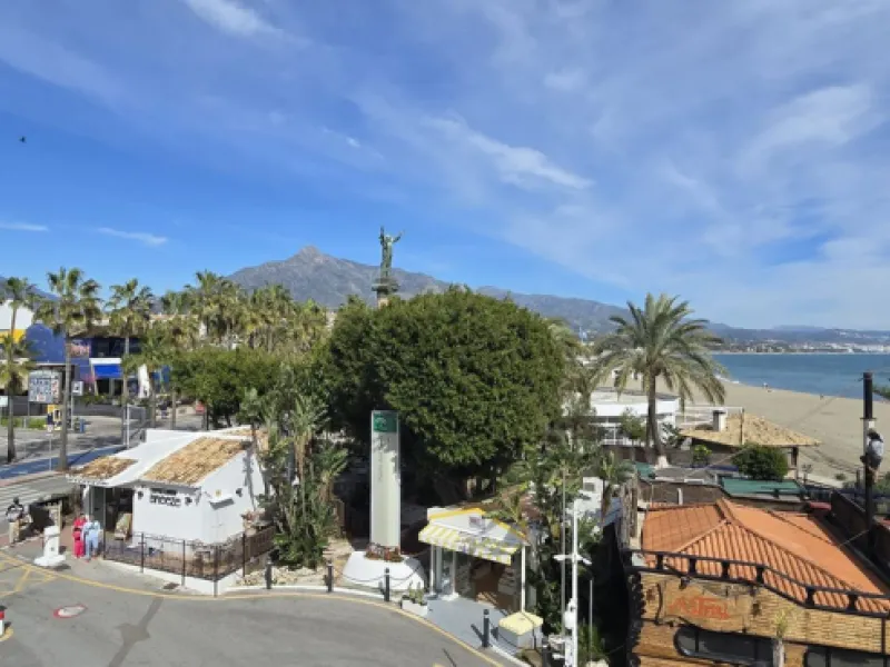 Beachfront & Marina-Front Apartment in Puerto Banús, Marbella