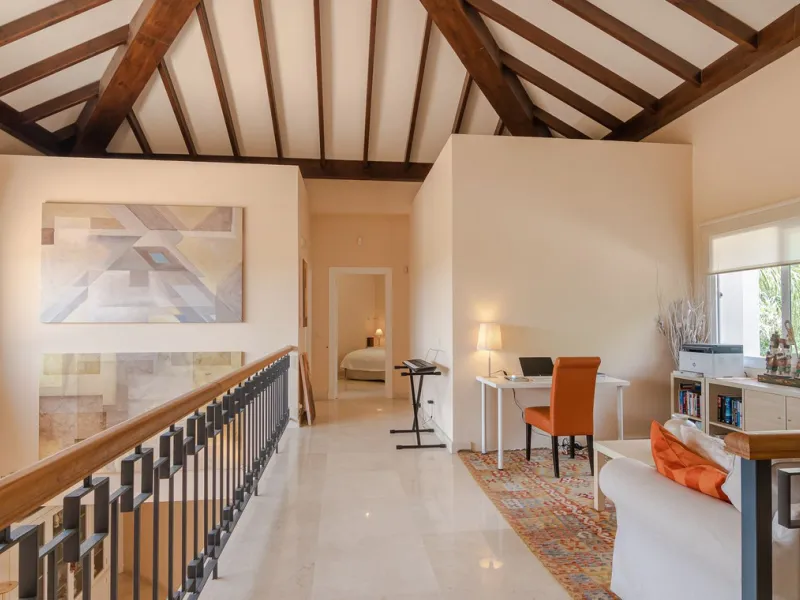 A spacious high quality, south facing classical Spanish villa with 6 bedrooms in El Paraiso in Benahavis with sea views and a lot of privacy.