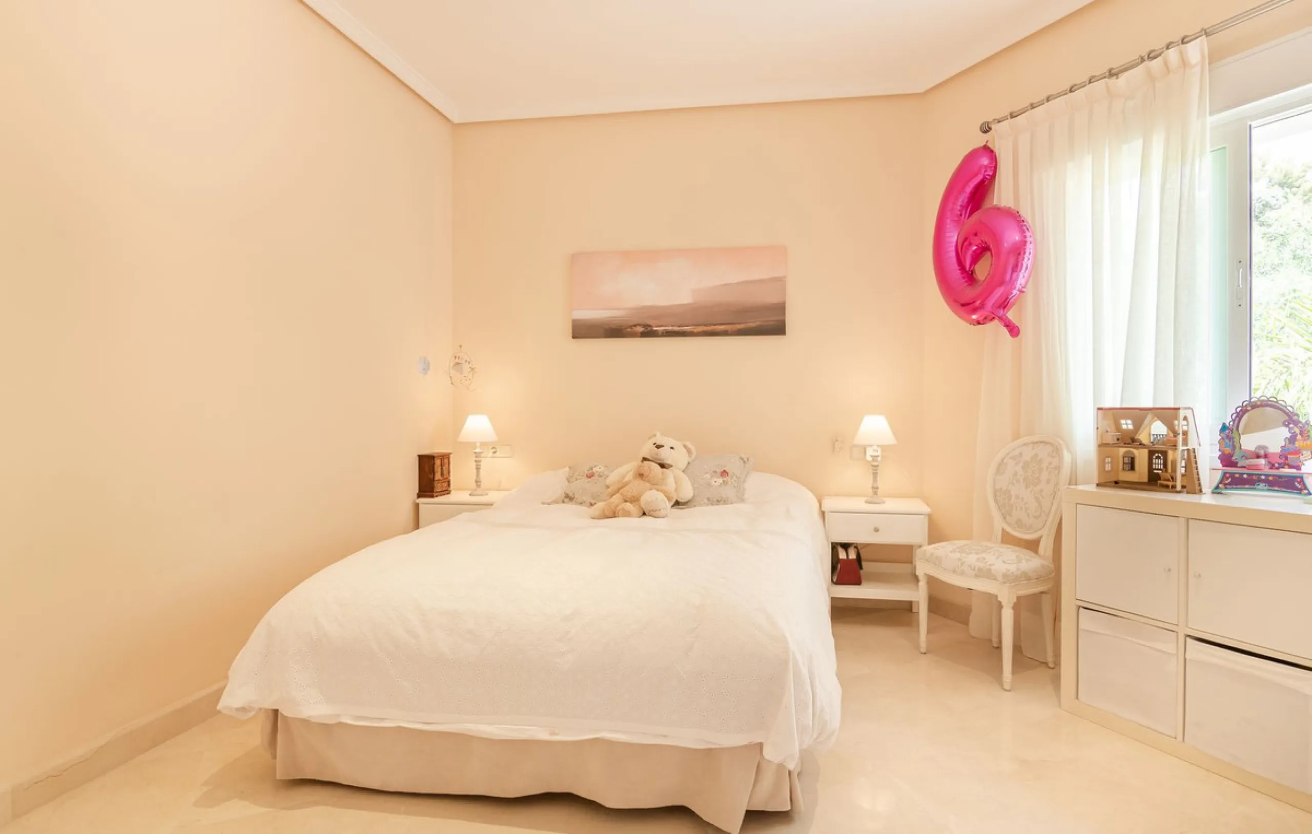 A spacious high quality, south facing classical Spanish villa with 6 bedrooms in El Paraiso in Benahavis with sea views and a lot of privacy.
