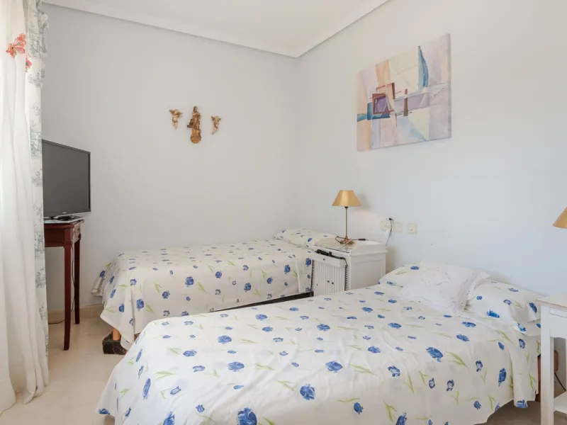 A spacious high quality, south facing classical Spanish villa with 6 bedrooms in El Paraiso in Benahavis with sea views and a lot of privacy.