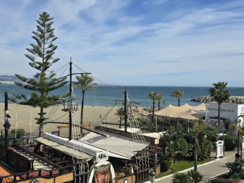 Beachfront & Marina-Front Apartment in Puerto Banús, Marbella