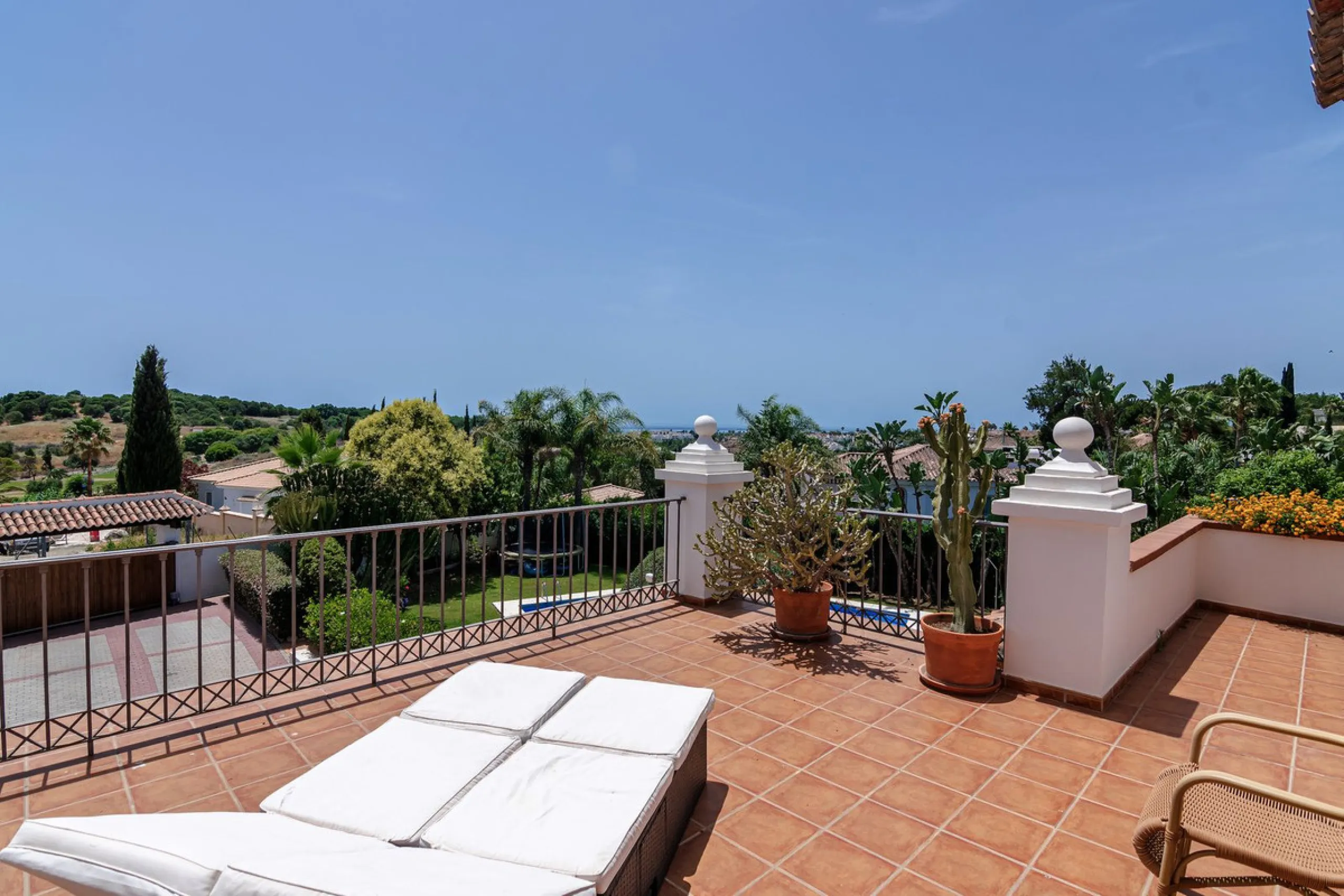 A spacious high quality, south facing classical Spanish villa with 6 bedrooms in El Paraiso in Benahavis with sea views and a lot of privacy.