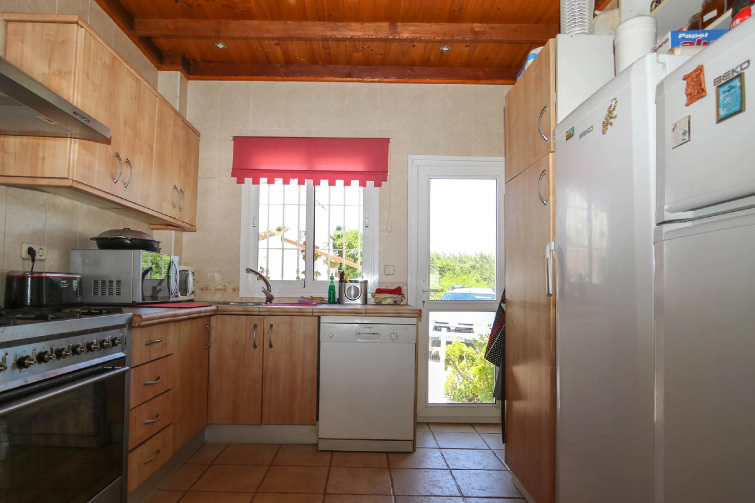 Geräumige Villa mit separatem Gästeappartement in ruhiger Lage