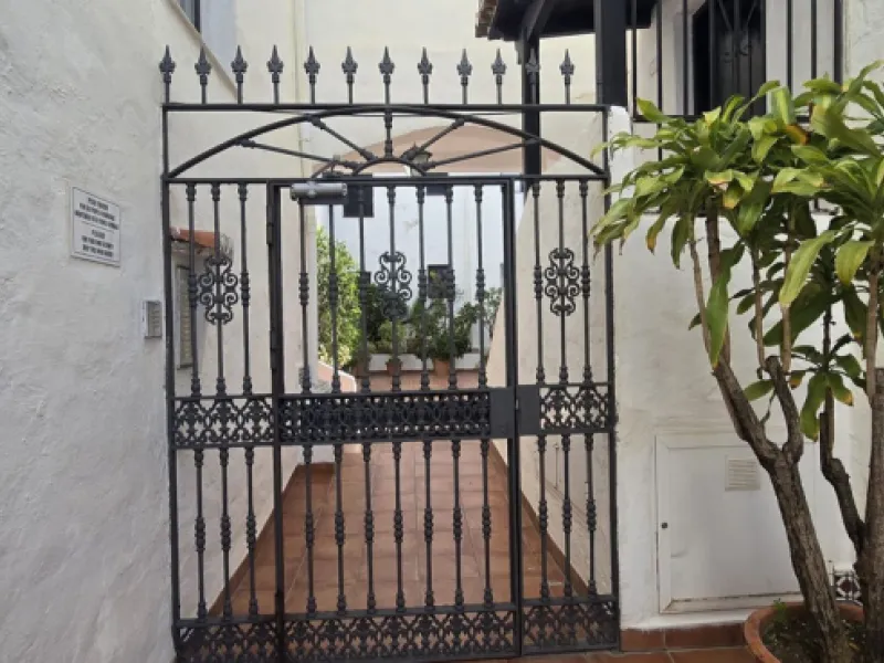 Beachfront & Marina-Front Apartment in Puerto Banús, Marbella