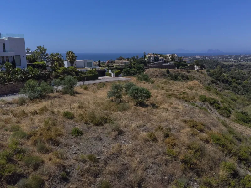 Plot - Residential Plot в продаже в Estepona, Málaga. Площадь дома 500 м². Площадь участка 2255 м²