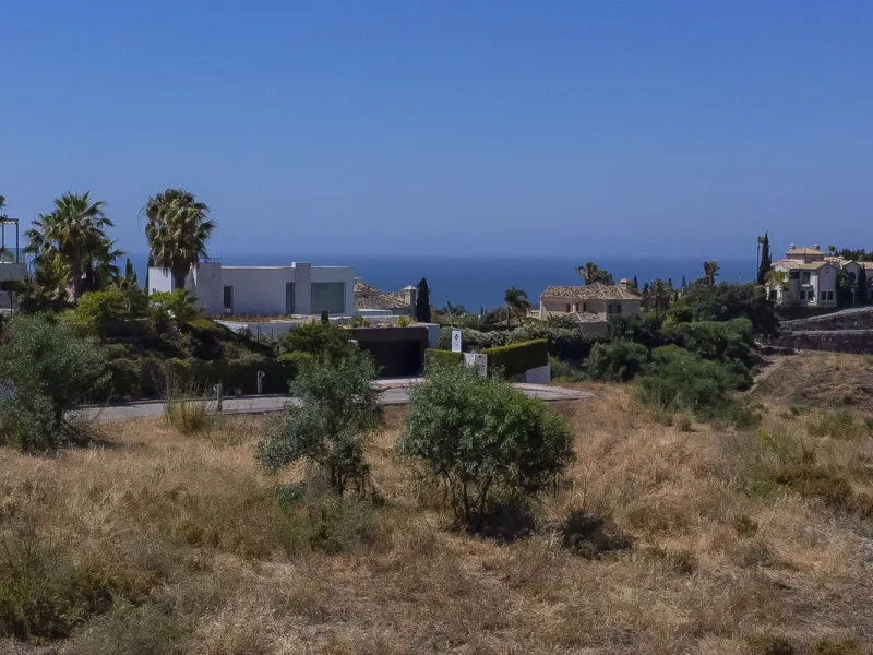 Plot - Residential Plot в продаже в Estepona, Málaga. Площадь дома 500 м². Площадь участка 2255 м²
