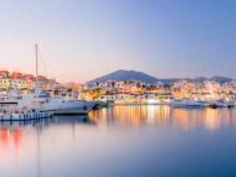 Beachfront & Marina-Front Apartment in Puerto Banús, Marbella