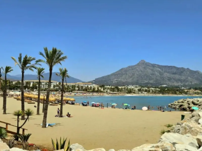 Beachfront & Marina-Front Apartment in Puerto Banús, Marbella