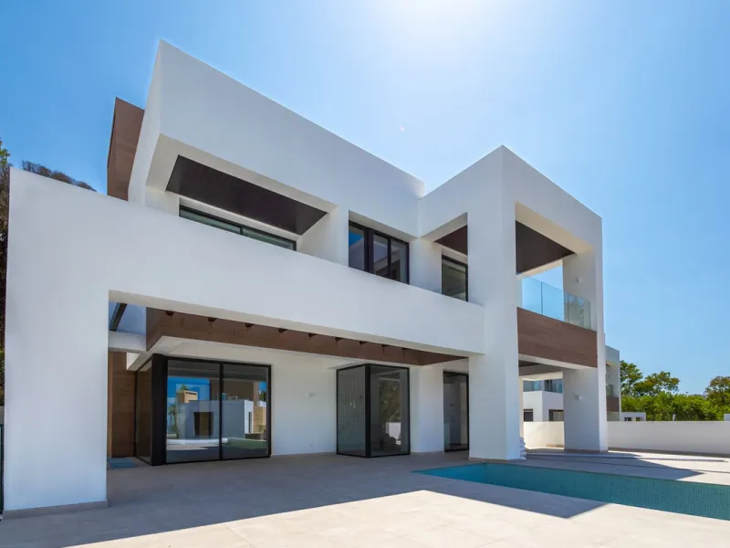 La Fuente is an amazing development of modern villas which is offered as the only option for those that wish to live in the heart of the city, but with the peace and security of a luxury complex. Only 15 Mediterranean villas at the heart of the Golden Mil