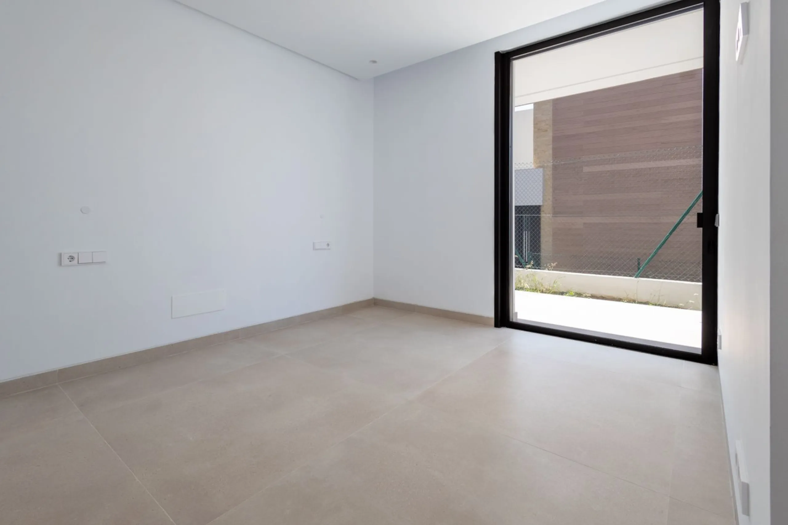 La Fuente is an amazing development of modern villas which is offered as the only option for those that wish to live in the heart of the city, but with the peace and security of a luxury complex. Only 15 Mediterranean villas at the heart of the Golden Mil