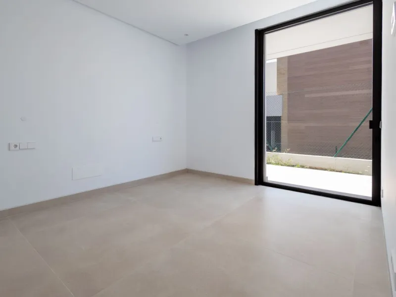 La Fuente is an amazing development of modern villas which is offered as the only option for those that wish to live in the heart of the city, but with the peace and security of a luxury complex. Only 15 Mediterranean villas at the heart of the Golden Mil