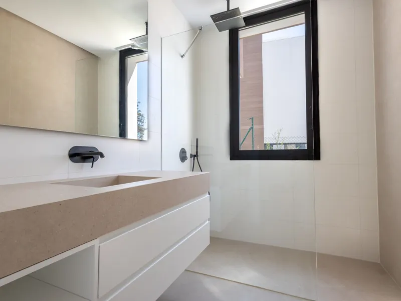 La Fuente is an amazing development of modern villas which is offered as the only option for those that wish to live in the heart of the city, but with the peace and security of a luxury complex. Only 15 Mediterranean villas at the heart of the Golden Mil
