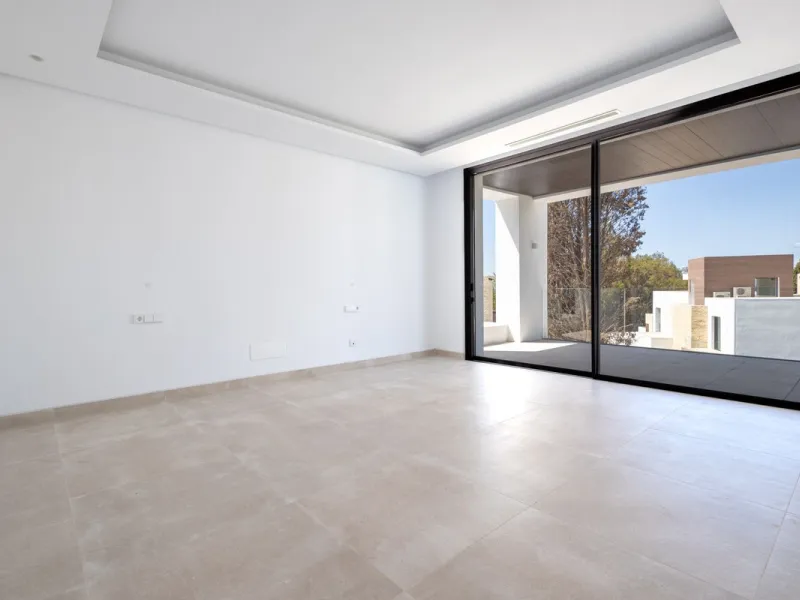 La Fuente is an amazing development of modern villas which is offered as the only option for those that wish to live in the heart of the city, but with the peace and security of a luxury complex. Only 15 Mediterranean villas at the heart of the Golden Mil