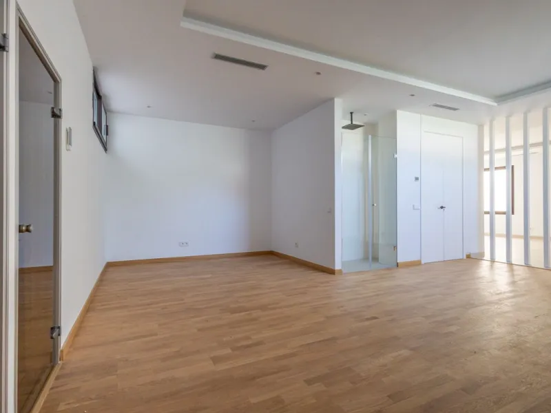 La Fuente is an amazing development of modern villas which is offered as the only option for those that wish to live in the heart of the city, but with the peace and security of a luxury complex. Only 15 Mediterranean villas at the heart of the Golden Mil