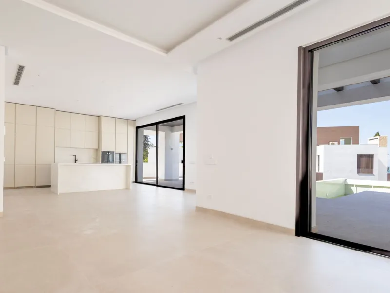 La Fuente is an amazing development of modern villas which is offered as the only option for those that wish to live in the heart of the city, but with the peace and security of a luxury complex. Only 15 Mediterranean villas at the heart of the Golden Mil