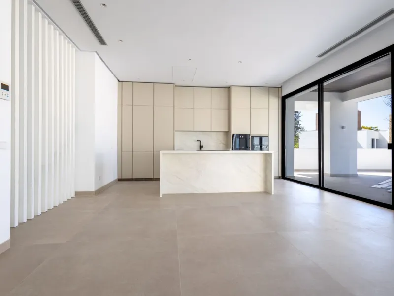 La Fuente is an amazing development of modern villas which is offered as the only option for those that wish to live in the heart of the city, but with the peace and security of a luxury complex. Only 15 Mediterranean villas at the heart of the Golden Mil