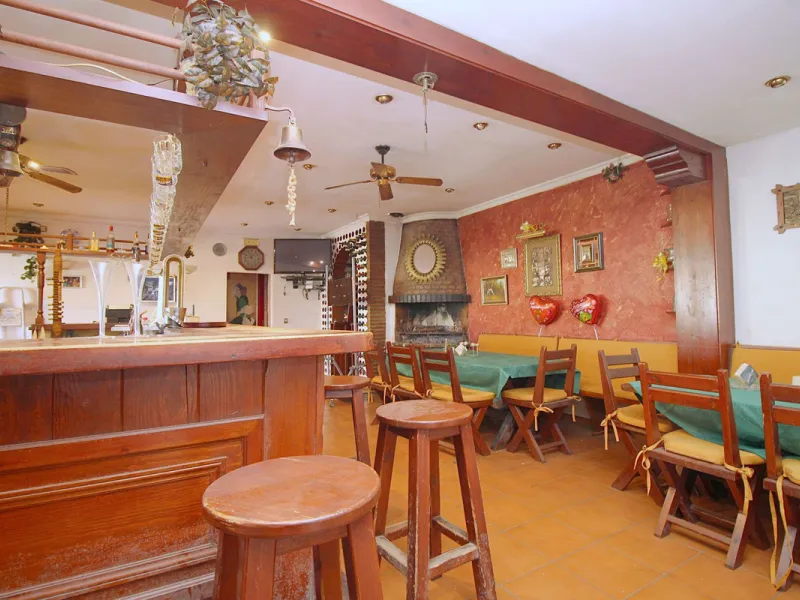 Commercial - Bar в продаже в Marbella, Málaga. Площадь дома 320 м². Площадь участка 2100 м²