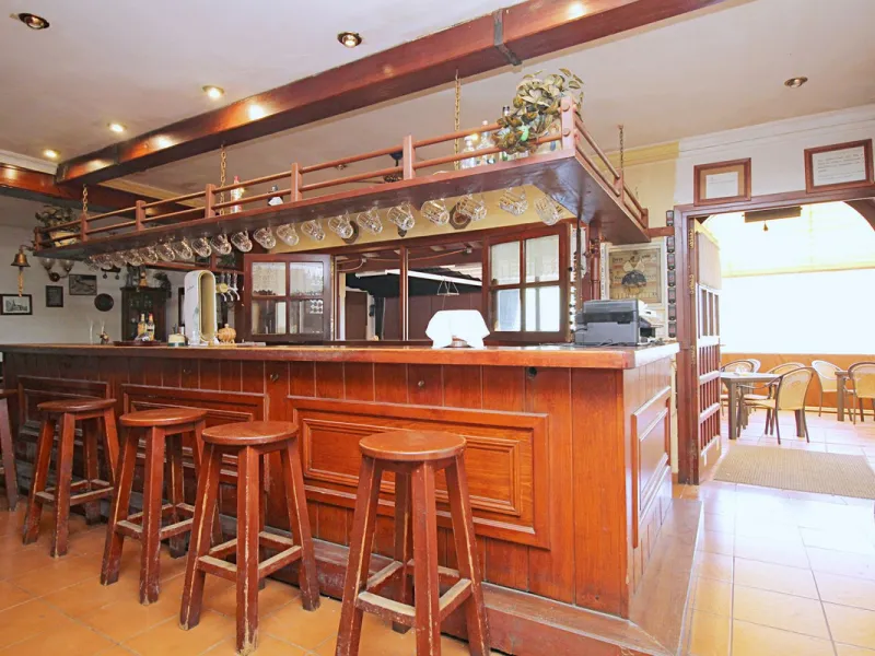 Commercial - Bar в продаже в Marbella, Málaga. Площадь дома 320 м². Площадь участка 2100 м²