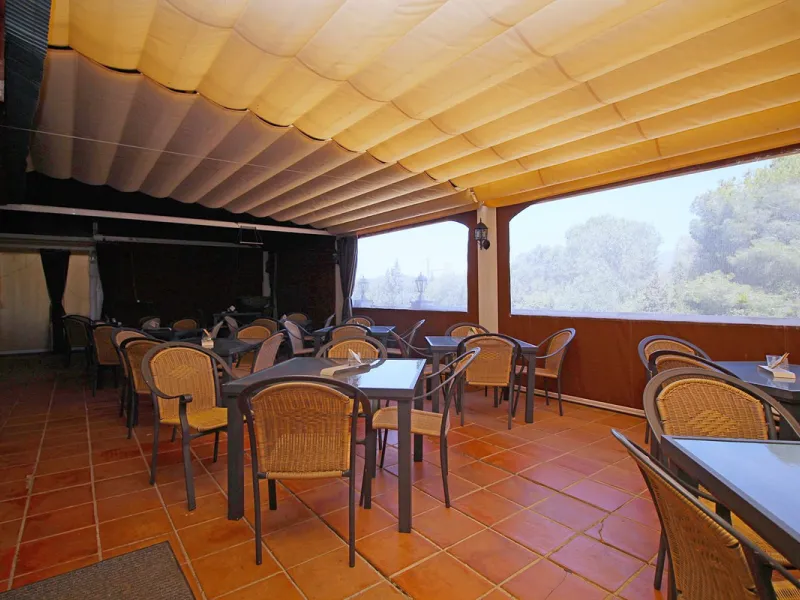 Commercial - Bar в продаже в Marbella, Málaga. Площадь дома 320 м². Площадь участка 2100 м²