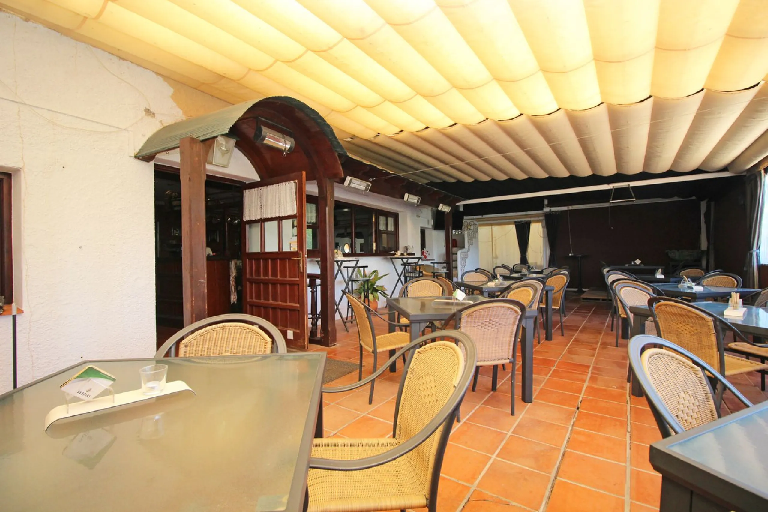 Commercial - Bar в продаже в Marbella, Málaga. Площадь дома 320 м². Площадь участка 2100 м²
