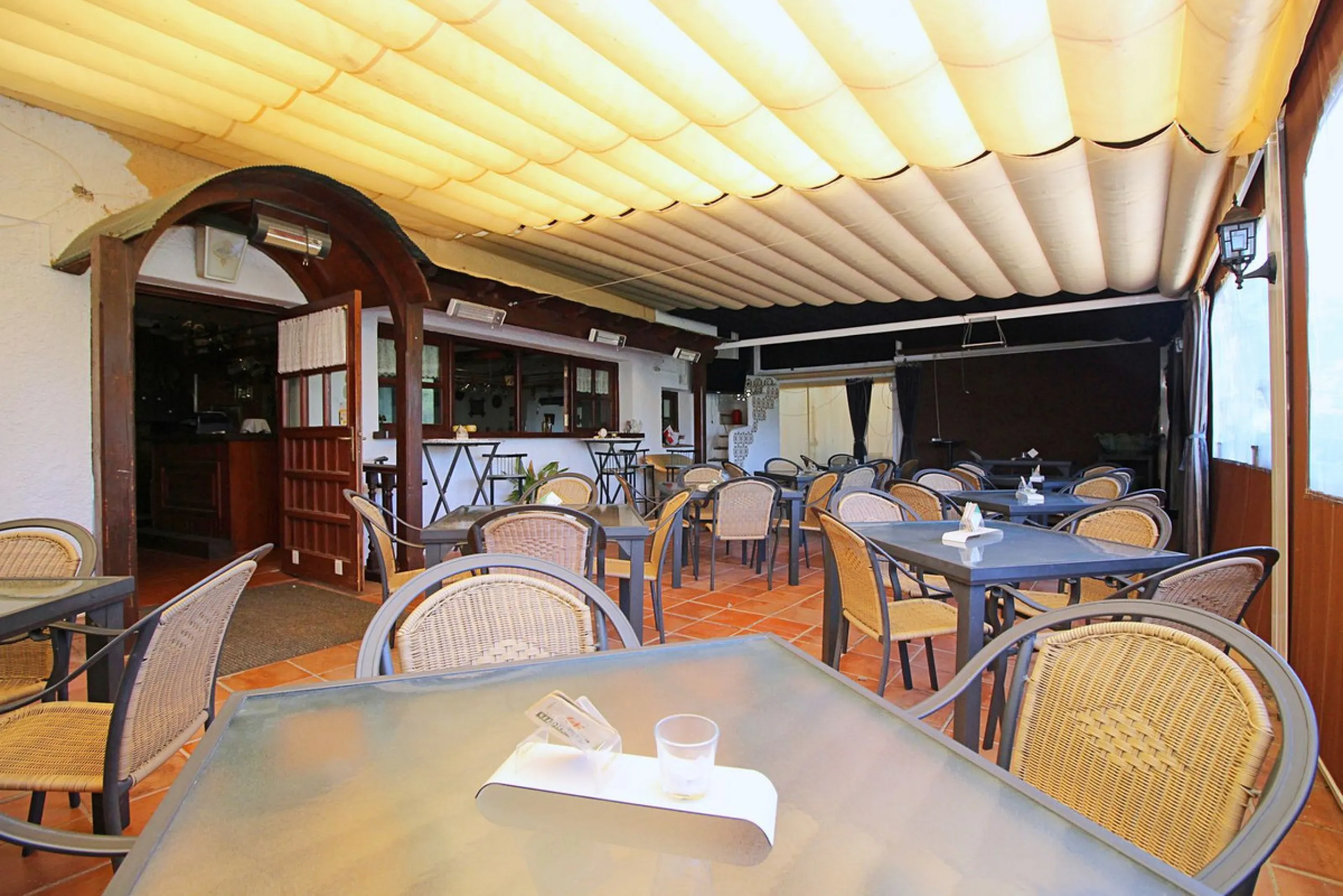 Commercial - Bar в продаже в Marbella, Málaga. Площадь дома 320 м². Площадь участка 2100 м²
