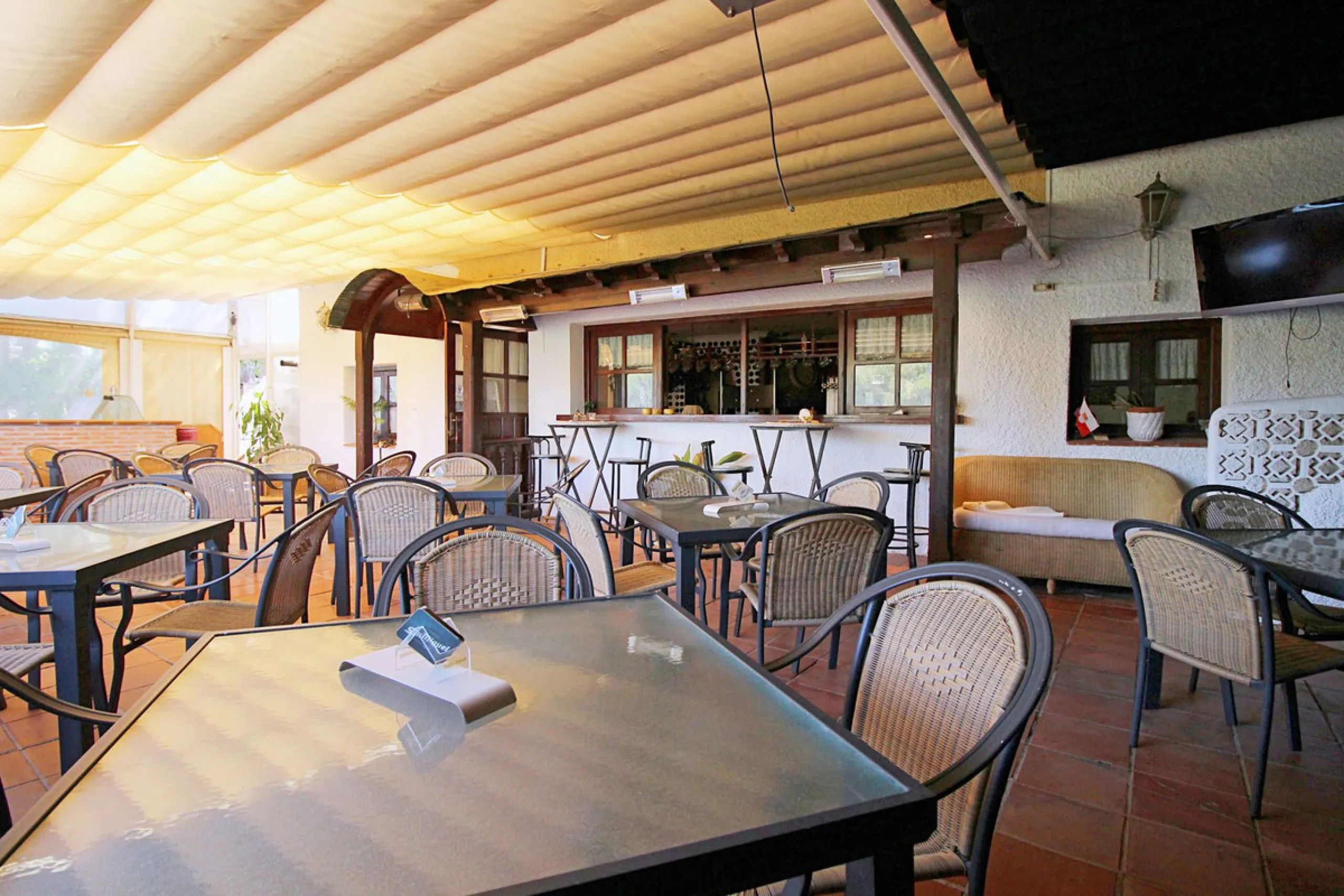 Commercial - Bar в продаже в Marbella, Málaga. Площадь дома 320 м². Площадь участка 2100 м²