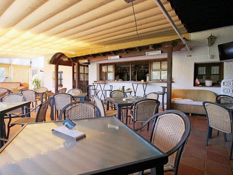 Commercial - Bar в продаже в Marbella, Málaga. Площадь дома 320 м². Площадь участка 2100 м²