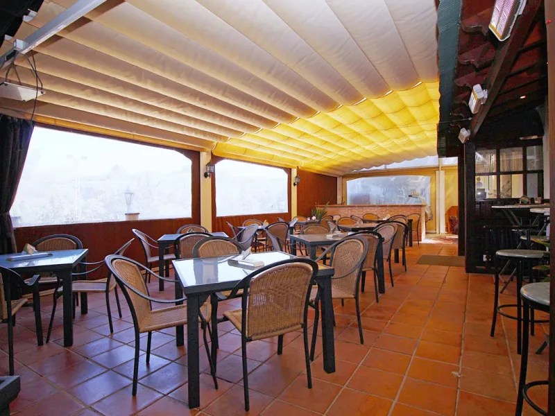 Commercial - Bar в продаже в Marbella, Málaga. Площадь дома 320 м². Площадь участка 2100 м²