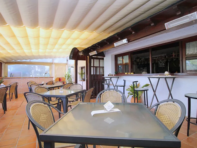 Commercial - Bar в продаже в Marbella, Málaga. Площадь дома 320 м². Площадь участка 2100 м²