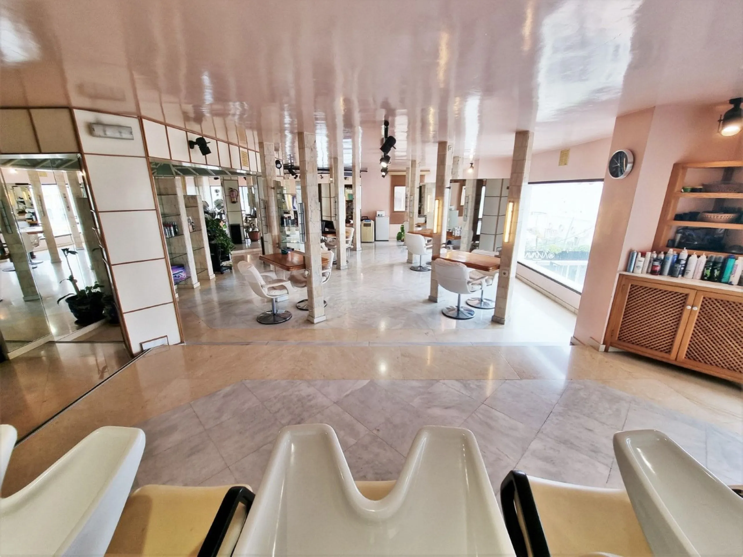 "A Prestigious Corporate Landmark in San Pedro Center"