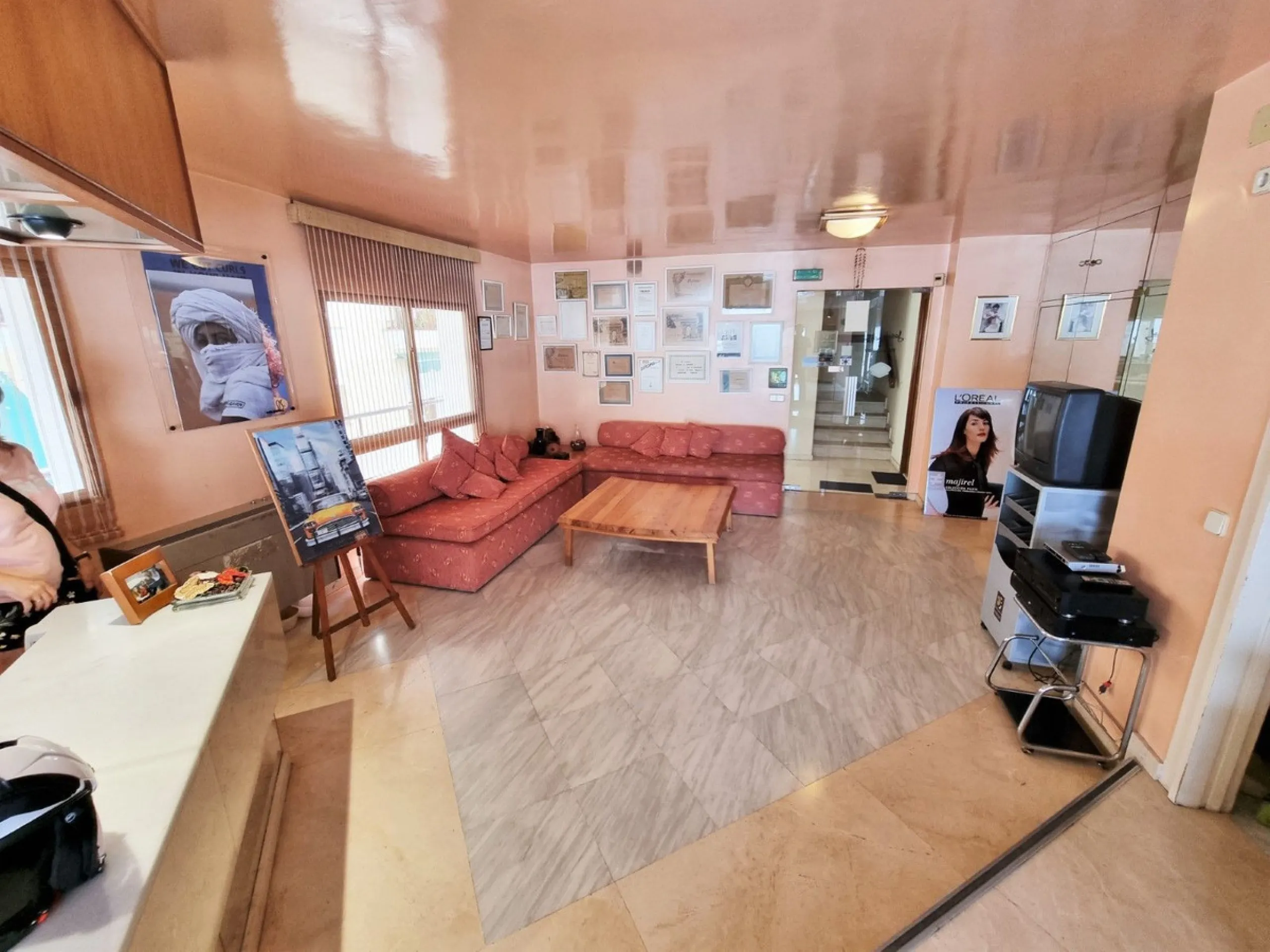 "A Prestigious Corporate Landmark in San Pedro Center"