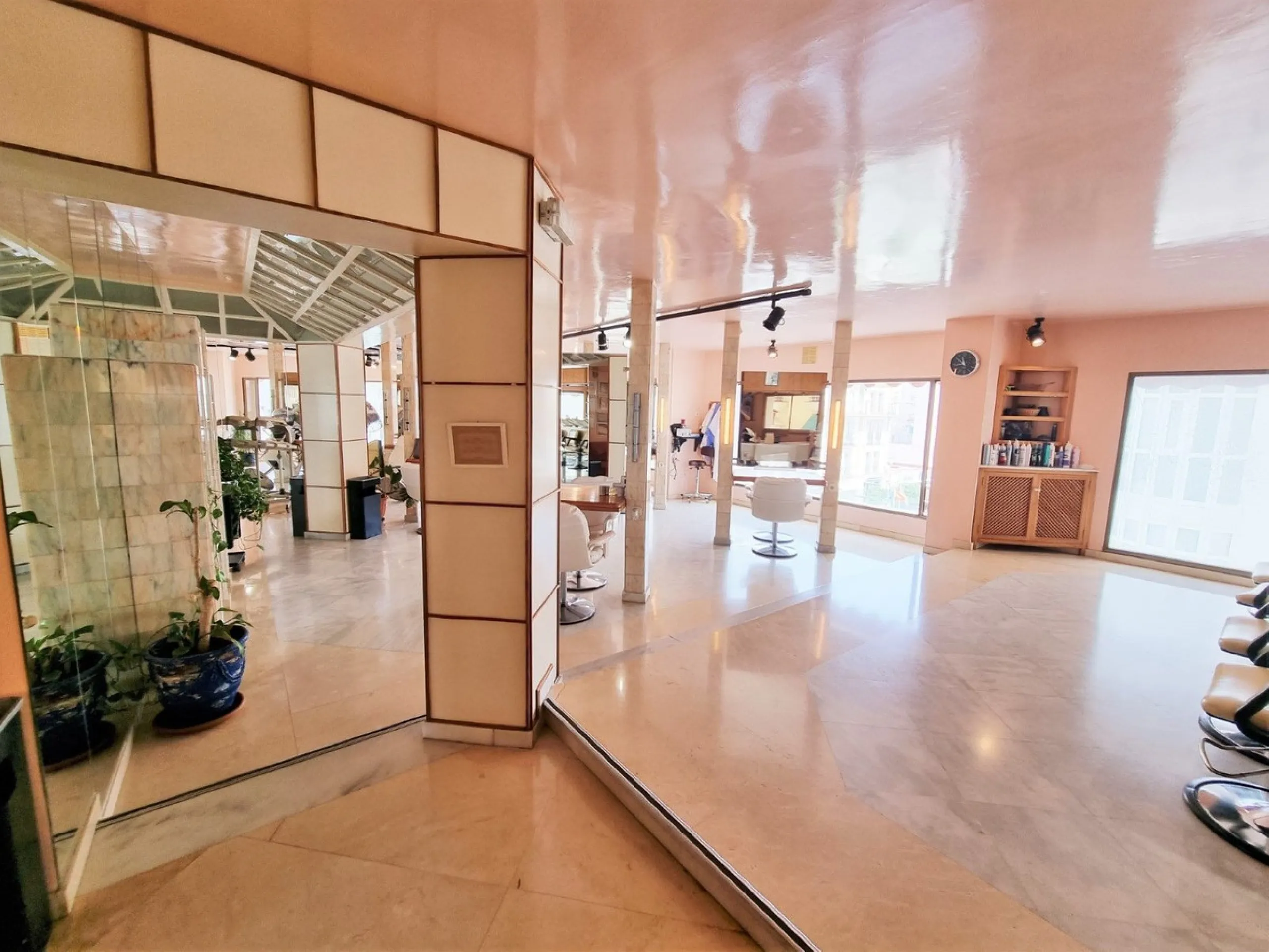 "A Prestigious Corporate Landmark in San Pedro Center"