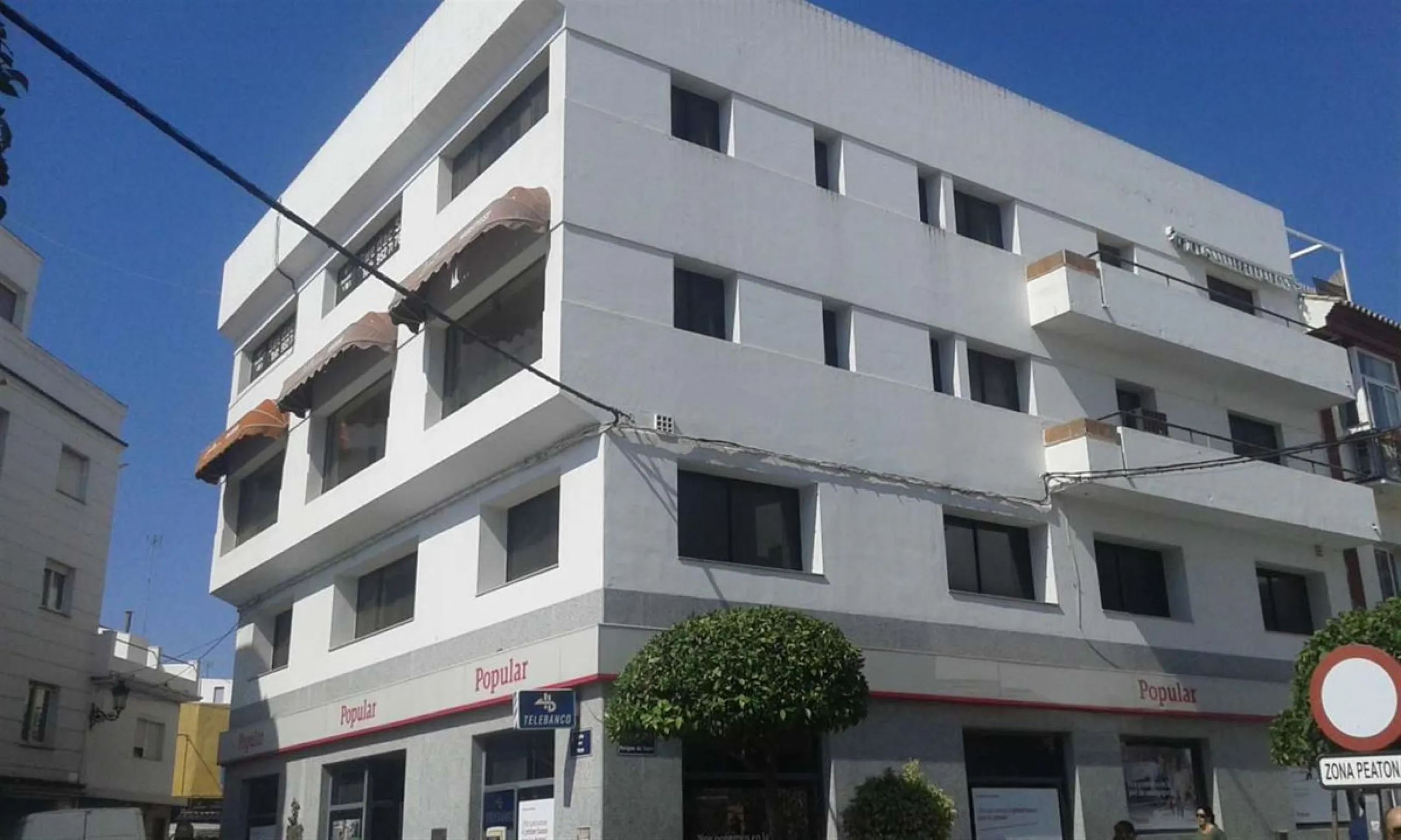 "A Prestigious Corporate Landmark in San Pedro Center"