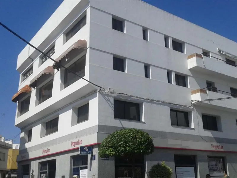 "A Prestigious Corporate Landmark in San Pedro Center"