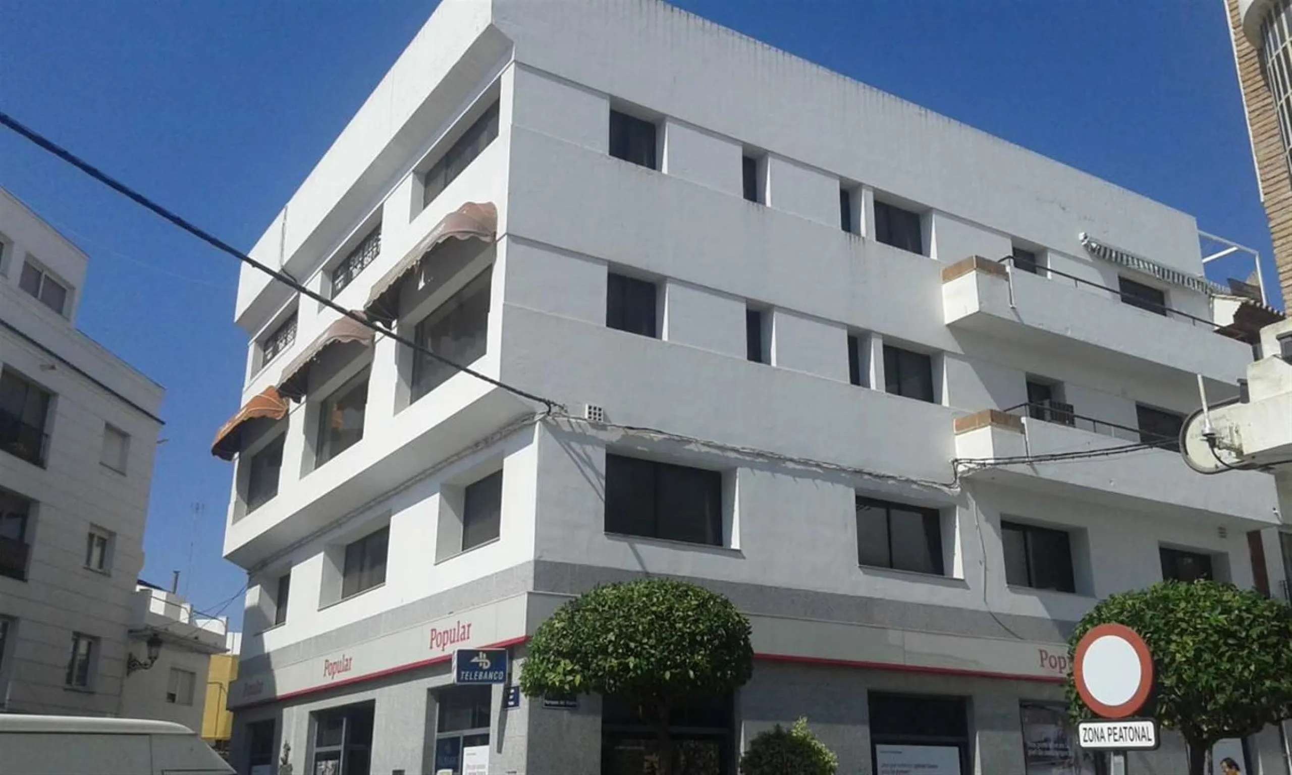 "A Prestigious Corporate Landmark in San Pedro Center"