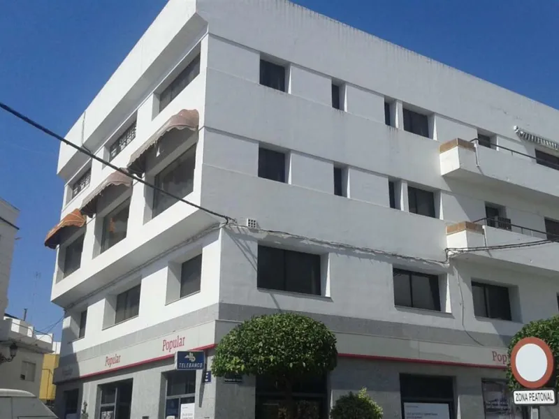 "A Prestigious Corporate Landmark in San Pedro Center"