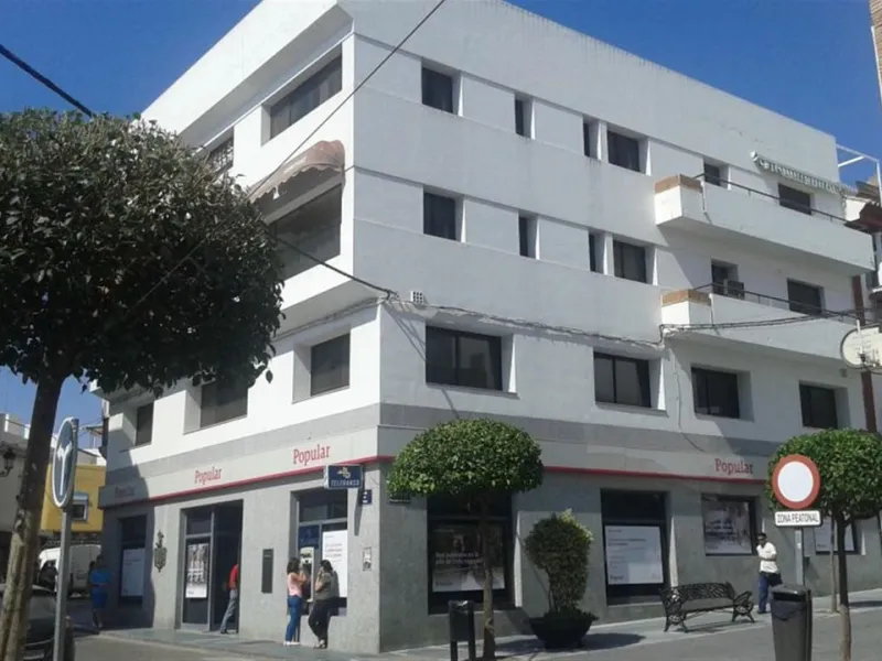 "A Prestigious Corporate Landmark in San Pedro Center"
